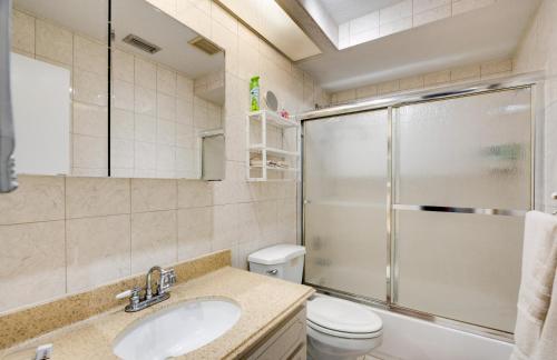 Ένα μπάνιο στο Home Near Werner-Boyce and New Port Richey!