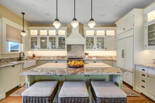 Cuisine ou kitchenette dans l'établissement Gorgeous Property Within The Heart Of Sonoma