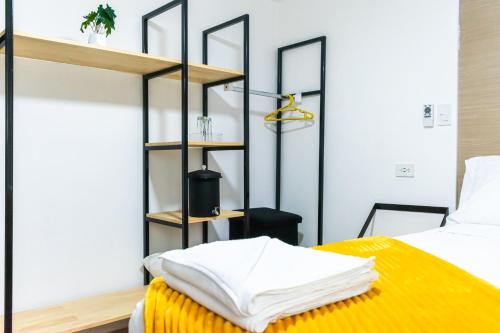 Katil atau katil-katil dalam bilik di Modern and Relaxing Near CC Miraflores and Forum Majadas H2