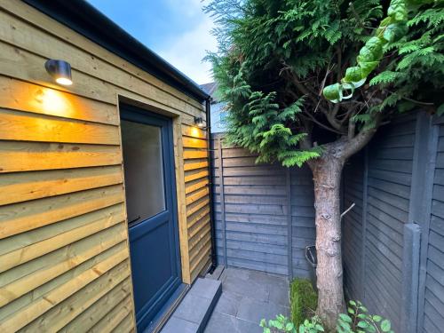 Gallery image of Wild & Free Hot Tub Retreat in Dartford