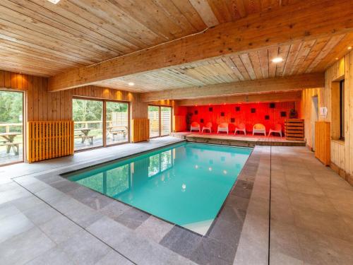 Bazén v ubytování Country House Ardennes with Pool and Sauna nebo v jeho okolí