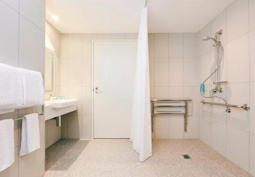 Vannituba majutusasutuses Holiday Inn Express Sydney Macquarie Park by IHG