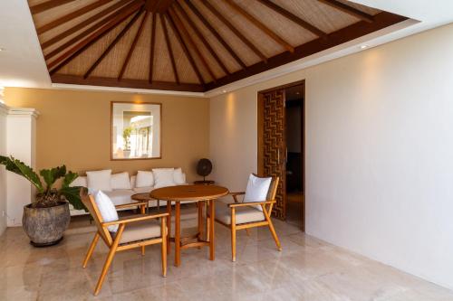Χώρος καθιστικού στο Royal Suites at The Bandha