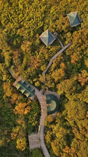 Una vista aérea de 康藤·南方丝绸古道帐篷营地
