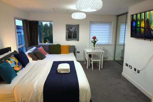 Luxury Rooms - Pick a Room - Free Parking & Kitchen Access, Near Etihad Stadium, The Coop Live & Piccadilly Station, Manchester photo 41