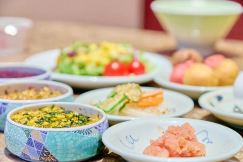 Comida en o cerca de este hotel
