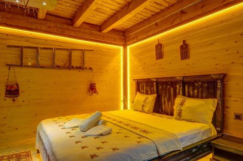 Aşk-ı Nare Cave Hotel - Swimming Pool & SPAにあるベッド