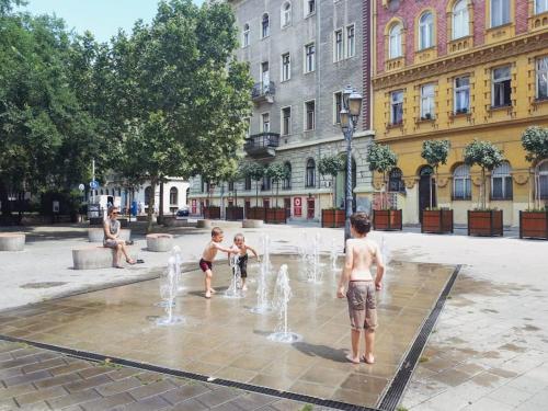 NY cafe apartment, romantic & central, 30m2, AC 1077 Budapest, Almássy tér 3 kép - 3