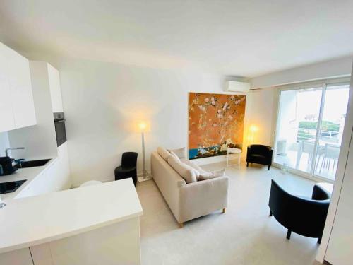 Amazing sea view, parking, easy beach access