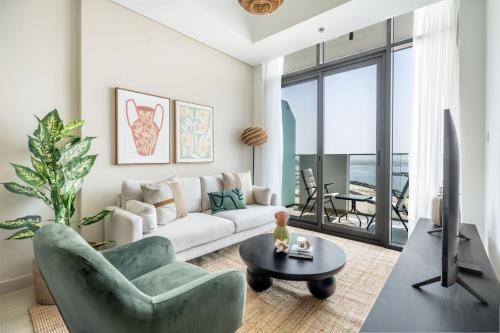 GuestReady – 1BD l Beautiful Creek View l Balcony