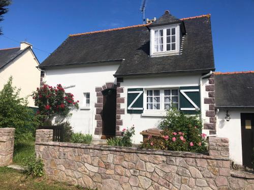 Maison Bretonne vue mer 3 chambres 9 personnes 300m de la mer et du centre du Val André