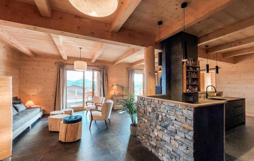 Ruang duduk di Nice Home In Labaroche With Sauna