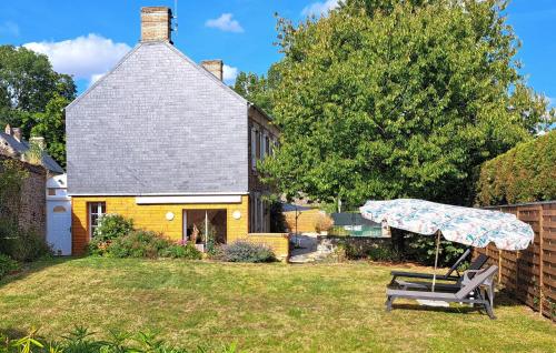 Photo de la galerie de l'établissement 3 Bedroom Nice Home In Castillon, à Castillon