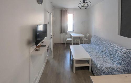 Ένα ή περισσότερα κρεβάτια σε δωμάτιο στο Pet Friendly Apartment In Berck Plage