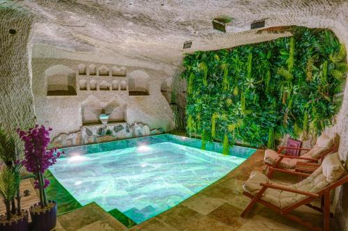 Aşk-ı Nare Cave Hotel - Swimming Pool & SPAの敷地内または近くにあるプール