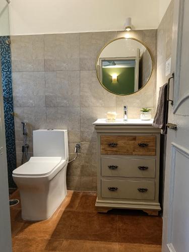 Un baño de AC 1BHK in Lower Dharamsala with power backup