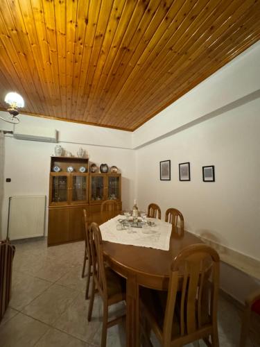 Gallery image of TRADITIONAL HOUSE IN THE VILLAGE in Makrochóra