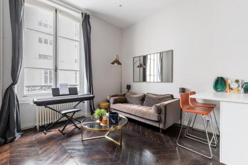 Photo de la galerie de l'établissement Magnifique appartement Colisée, à Paris