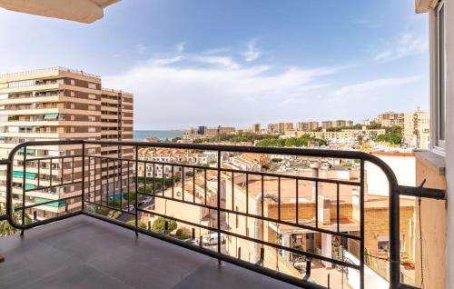 Un balcón con vista a una ciudad en Beautiful Apartment In Aguadulce, en Aguadulce
