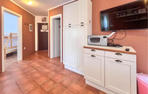 Cozy Apartment In Medulin With Swimming Pool
