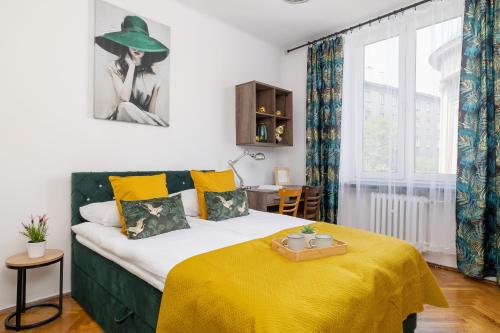 Rodzinny Apartament z dwiema sypialniami niedaleko centrum Krakowa by Noclegi Renters