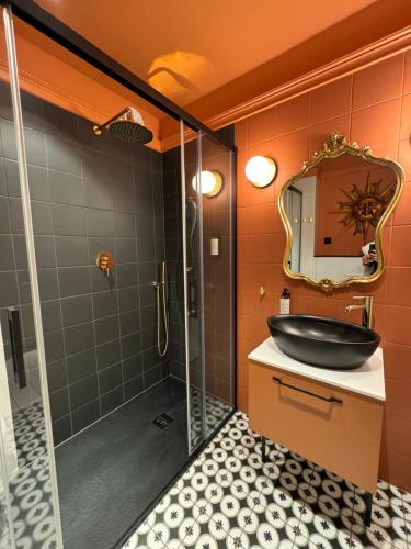 Bilik mandi di W12 Home Station - Apartment retroPIERROT