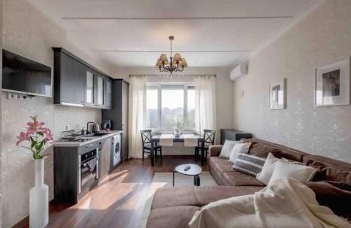 Budget Stay in City Center near NDK