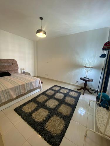 Ένα ή περισσότερα κρεβάτια σε δωμάτιο στο غرفه خاصه - حمام ومطبخ مشترك