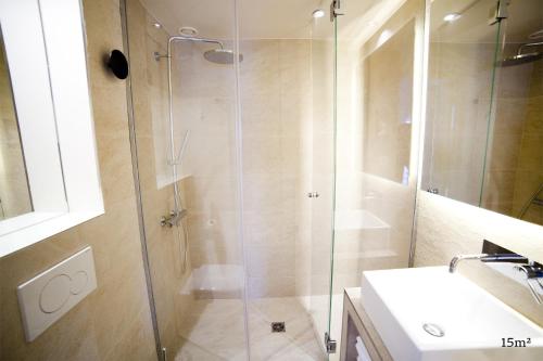 Bilik mandi di Hotel Andréa