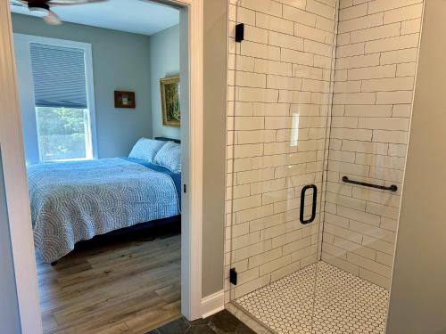 A bathroom at Charming 1-bedroom in-law suite with elevator access and a waterfront view