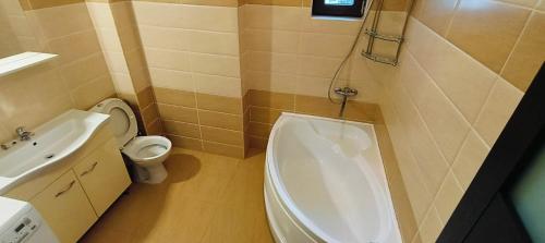 Ένα μπάνιο στο LC Apartments A-B 41