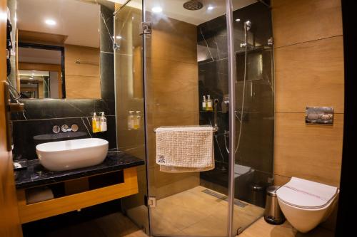 Ένα μπάνιο στο Jain's Hotel Rajhans