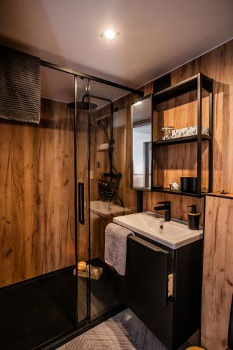 Un baño de Glamping Osada