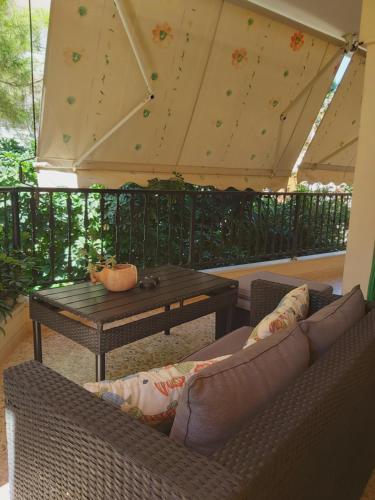 Love Travel Athens Apartments
