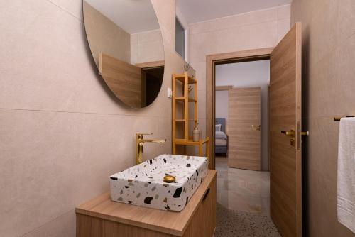 Grlica - Your touch of luxury