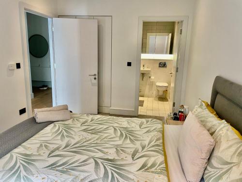 Ένα μπάνιο στο Modern Ensuite Double Bedroom