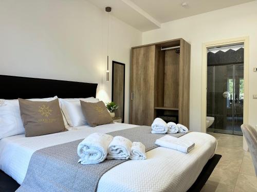Postel nebo postele na pokoji v ubytování Good Vibes Luxury Rooms