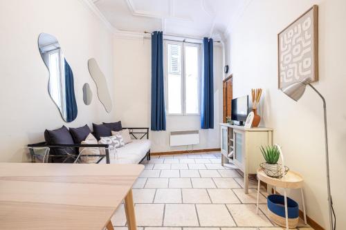 2 Bdr Heart Old Town Nice