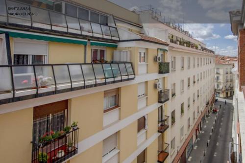 Practico Apt 7pax en Calle Santa Ana Centro de Madrid