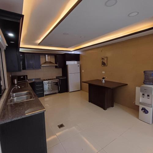Gallery image of Laperla family apartment 1 in Al Yādūdah