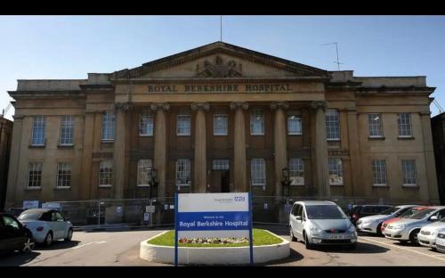 Gambar di galeri bagi Prime Location In Reading Centre With Parking di Earley
