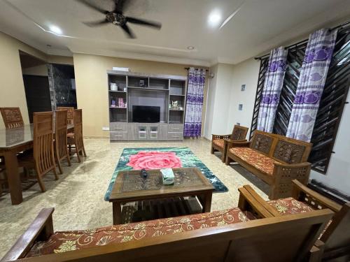 Χώρος καθιστικού στο 63 Homestay