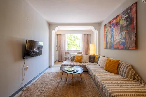 Very comfortable, close to Acropolis