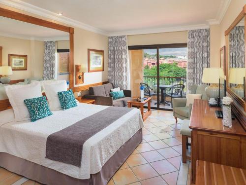 Letto o letti in una camera di GF GRAN COSTA ADEJE*****