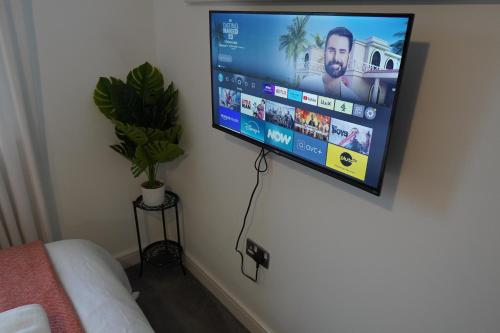 Luxury Rooms - Pick a Room - Free Parking & Kitchen Access, Near Etihad Stadium, The Coop Live & Piccadilly Station, Manchester photo 40