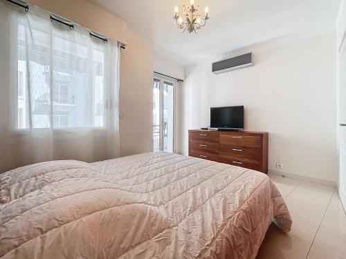 Luxury 1 bedroom Croisette Martinez direct sea view 241