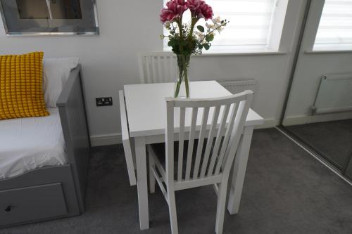Luxury Rooms - Pick a Room - Free Parking & Kitchen Access, Near Etihad Stadium, The Coop Live & Piccadilly Station, Manchester photo 53