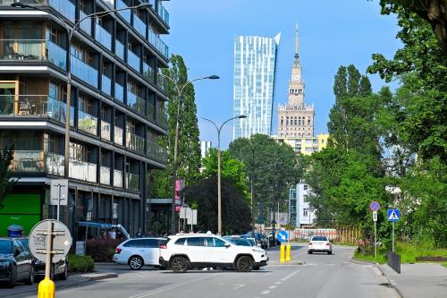Nespecifikovaný výhled na destinaci Varšava nebo výhled na město při pohledu z aparthotelu