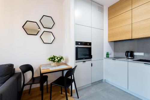 Dapur atau dapur kecil di GO Apartments - ApartHotel