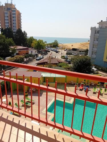 Златна Дюна - до южния плаж на Несебър